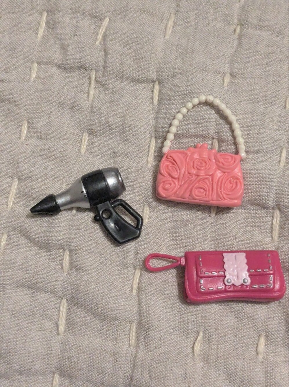 Barbie Fashion Fever Hairdryer And Two Handbags Purses